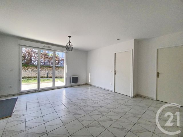 Appartement F2 à vendre - 2 pièces - 41.81 m2 - ST FARGEAU PONTHIERRY - 77 - ILE-DE-FRANCE - Century 21 Agence Chaumette