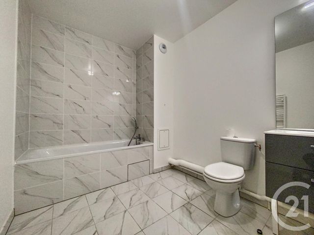 Appartement F2 à vendre - 2 pièces - 41.81 m2 - ST FARGEAU PONTHIERRY - 77 - ILE-DE-FRANCE - Century 21 Agence Chaumette