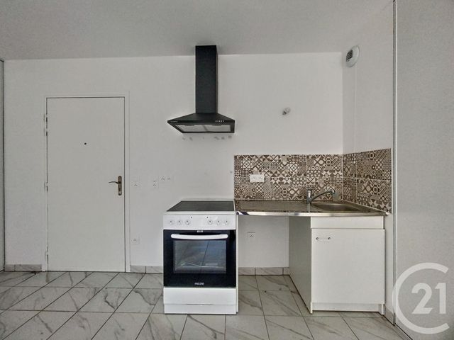 Appartement F2 à vendre - 2 pièces - 41.81 m2 - ST FARGEAU PONTHIERRY - 77 - ILE-DE-FRANCE - Century 21 Agence Chaumette