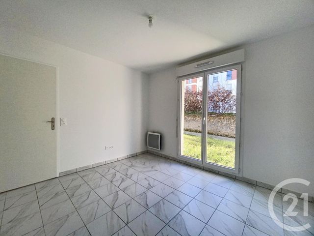 Appartement F2 à vendre - 2 pièces - 41.81 m2 - ST FARGEAU PONTHIERRY - 77 - ILE-DE-FRANCE - Century 21 Agence Chaumette