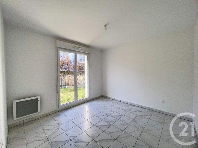 Appartement F2 à vendre - 2 pièces - 41.81 m2 - ST FARGEAU PONTHIERRY - 77 - ILE-DE-FRANCE - Century 21 Agence Chaumette