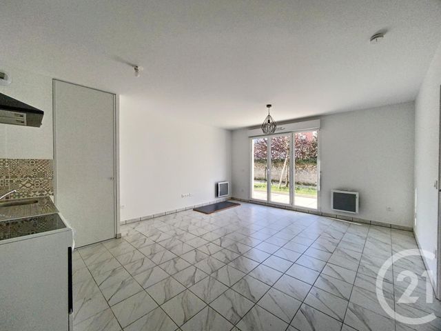 Appartement F2 à vendre - 2 pièces - 41.81 m2 - ST FARGEAU PONTHIERRY - 77 - ILE-DE-FRANCE - Century 21 Agence Chaumette