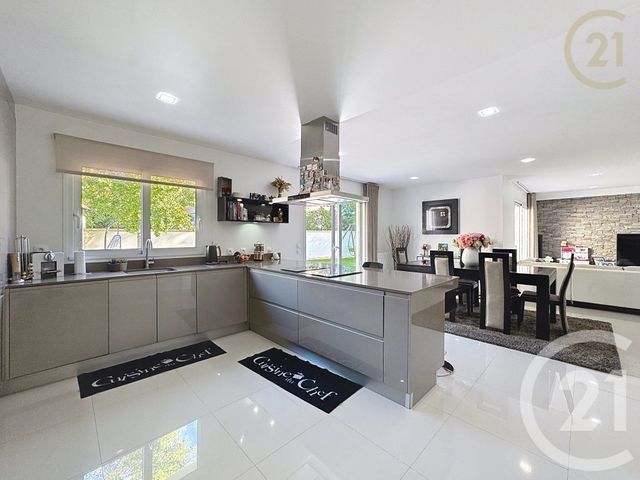 maison à vendre - 7 pièces - 148.4 m2 - ST SAUVEUR SUR ECOLE - 77 - ILE-DE-FRANCE - Century 21 Agence Chaumette