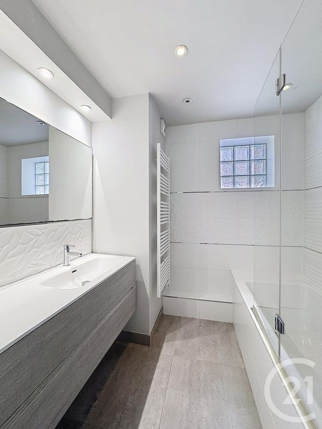 Appartement F3 à louer - 3 pièces - 68.83 m2 - AVON - 77 - ILE-DE-FRANCE - Century 21 Agence Chaumette