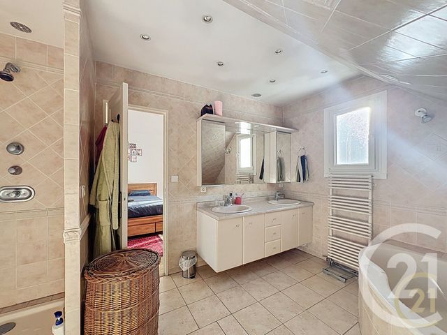 maison à vendre - 7 pièces - 160.66 m2 - BOISSISE LE ROI - 77 - ILE-DE-FRANCE - Century 21 Agence Chaumette