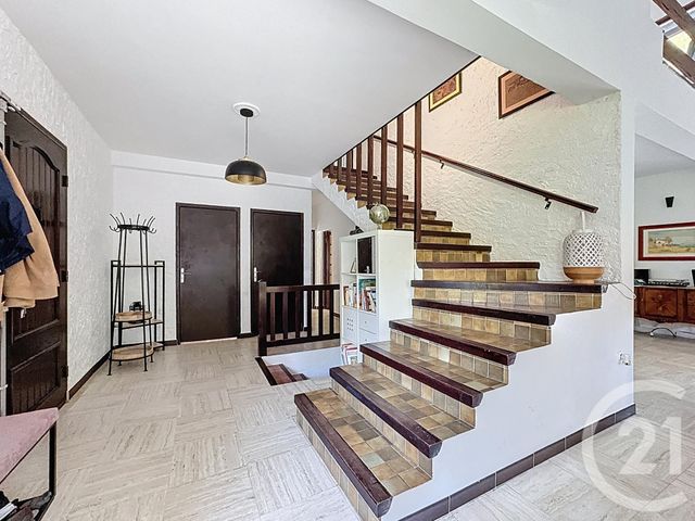 maison à louer - 6 pièces - 206.08 m2 - ST SAUVEUR SUR ECOLE - 77 - ILE-DE-FRANCE - Century 21 Agence Chaumette