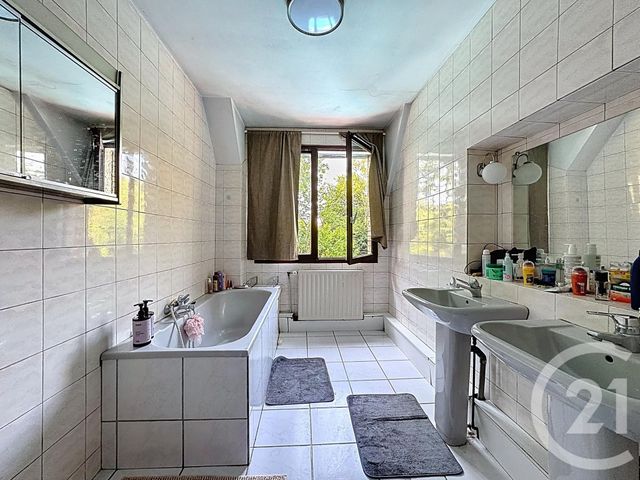 maison à louer - 6 pièces - 206.08 m2 - ST SAUVEUR SUR ECOLE - 77 - ILE-DE-FRANCE - Century 21 Agence Chaumette