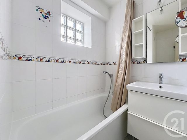 Appartement F2 à louer - 2 pièces - 44.9 m2 - AVON - 77 - ILE-DE-FRANCE - Century 21 Agence Chaumette