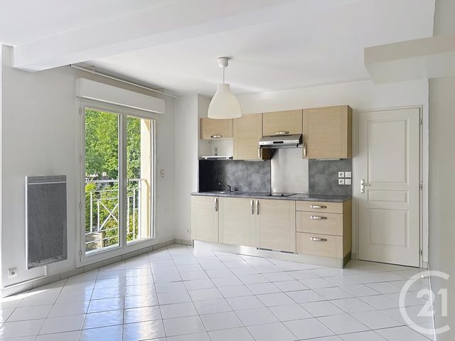 Appartement F2 à louer - 2 pièces - 44.9 m2 - AVON - 77 - ILE-DE-FRANCE - Century 21 Agence Chaumette