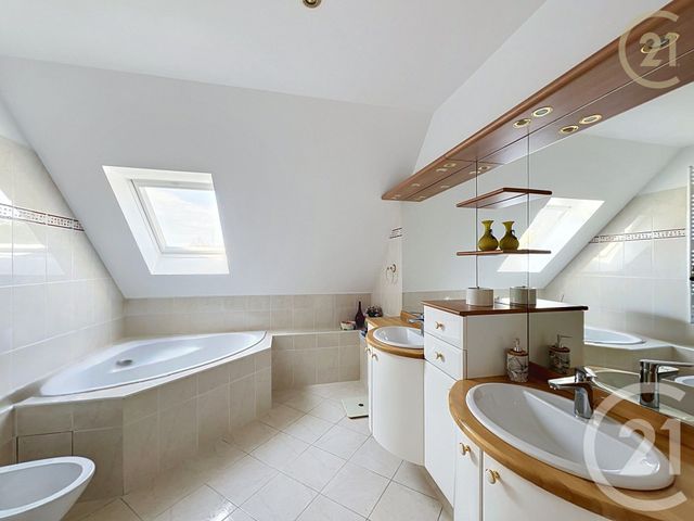 maison à vendre - 9 pièces - 211.24 m2 - BOISSISE LE ROI - 77 - ILE-DE-FRANCE - Century 21 Agence Chaumette